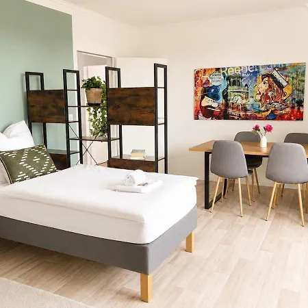 Comfortable 3-room With Balcony Near Hamburg Apartamento *