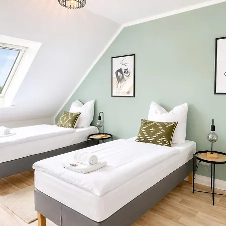 Apartament Comfortable 3-room With Balcony Near Hamburg *